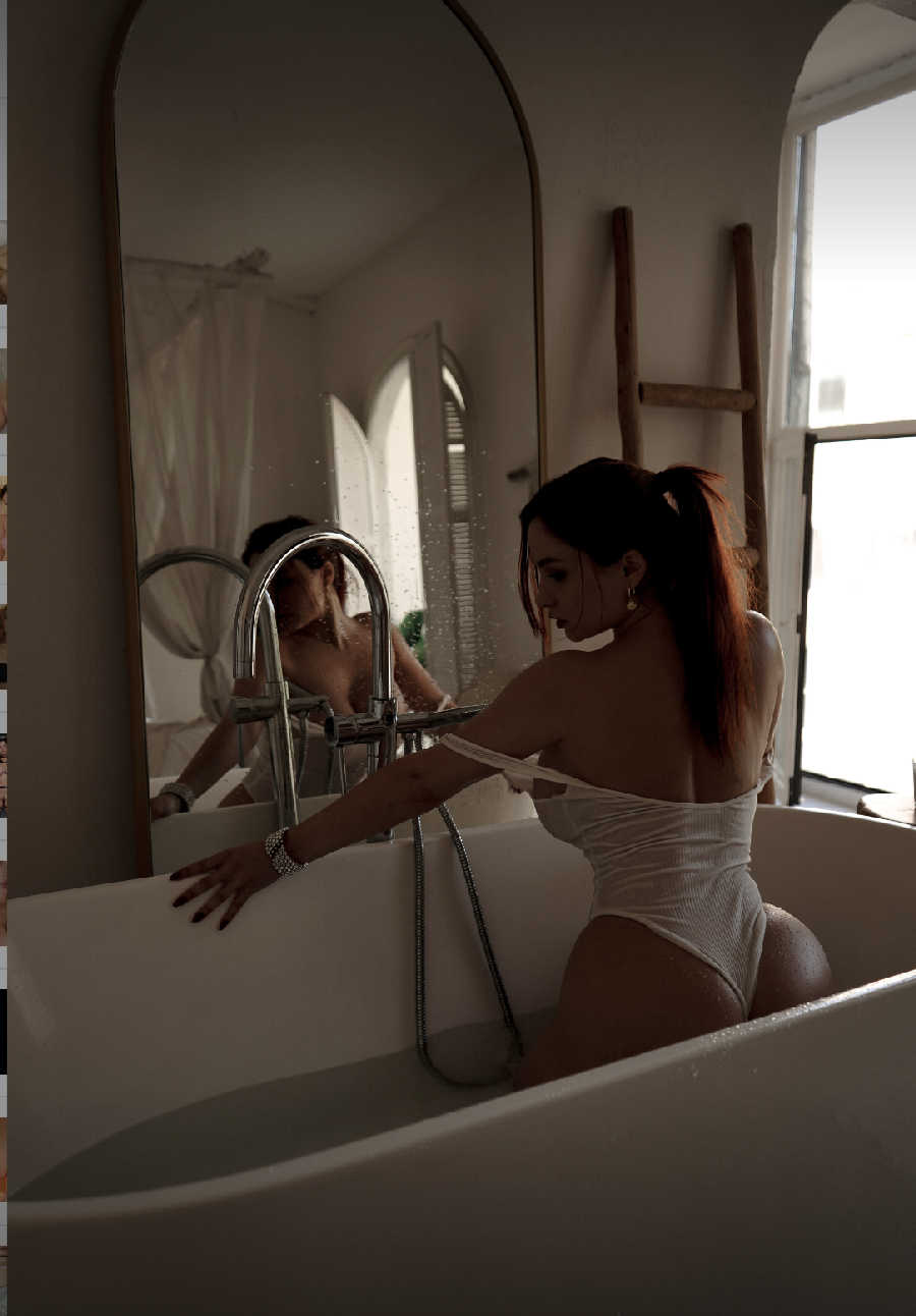 A playful frame from Miranda Faith nude — online in Chittagong