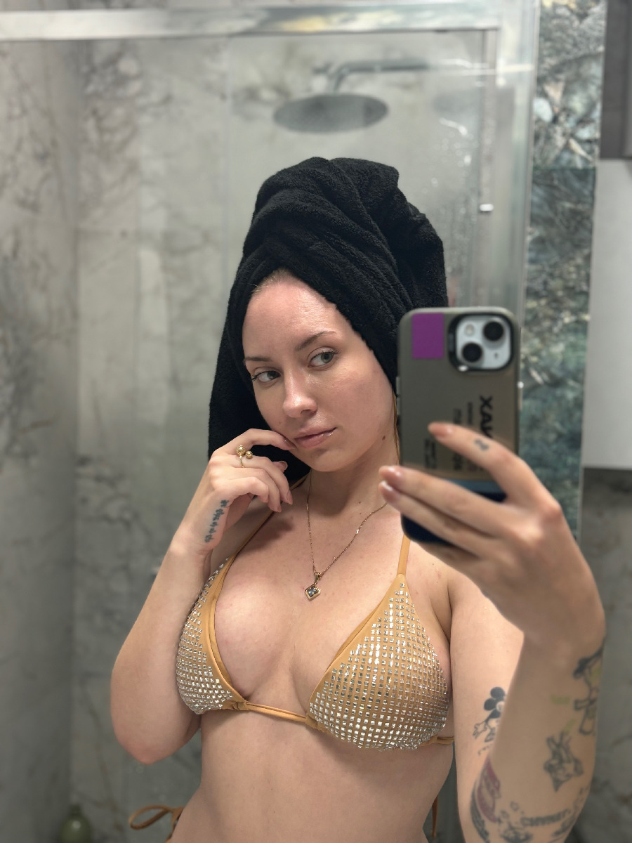 Nude girl KateV in Chittagong