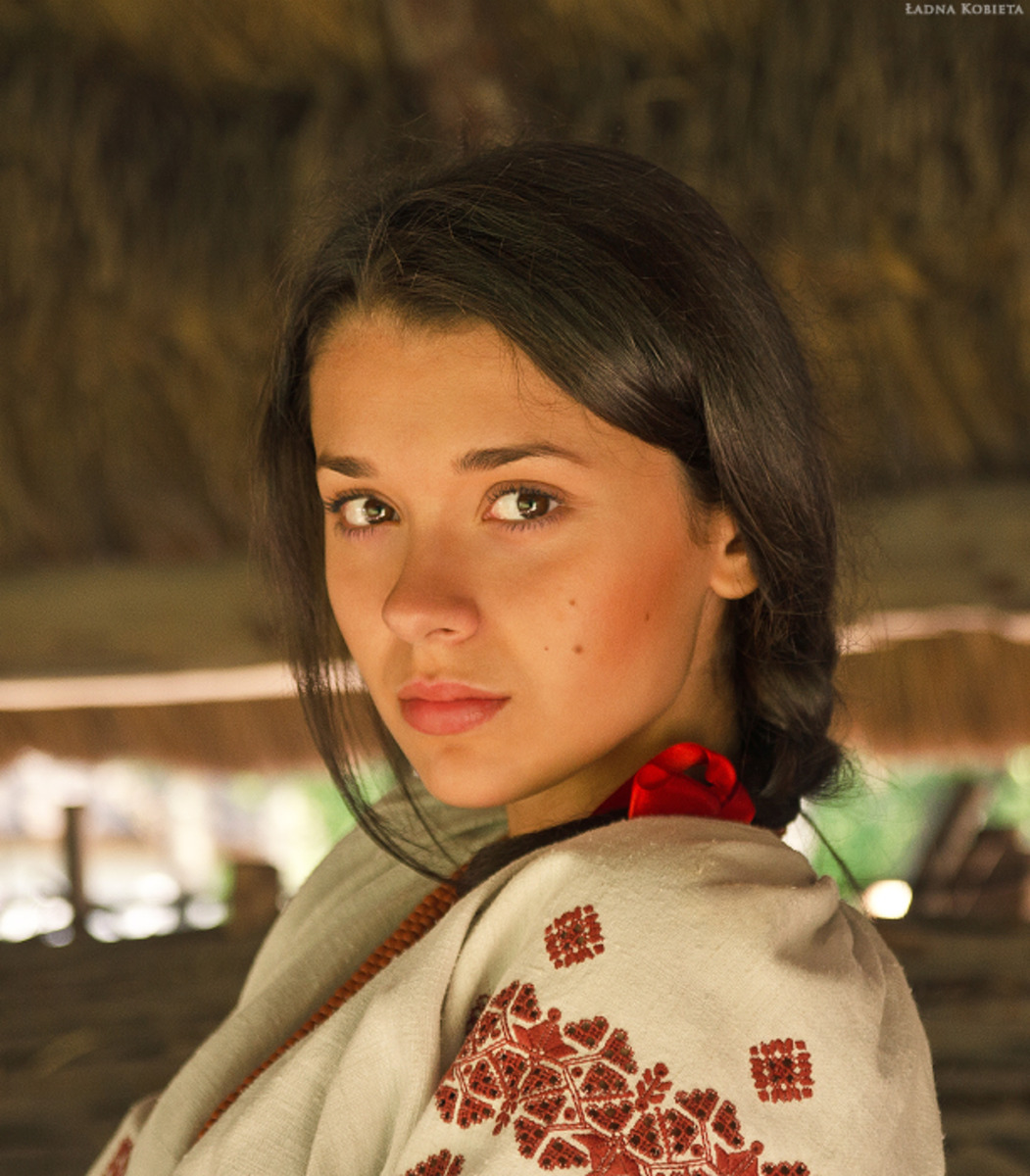 Girls in Slavic costumes in Chittagong