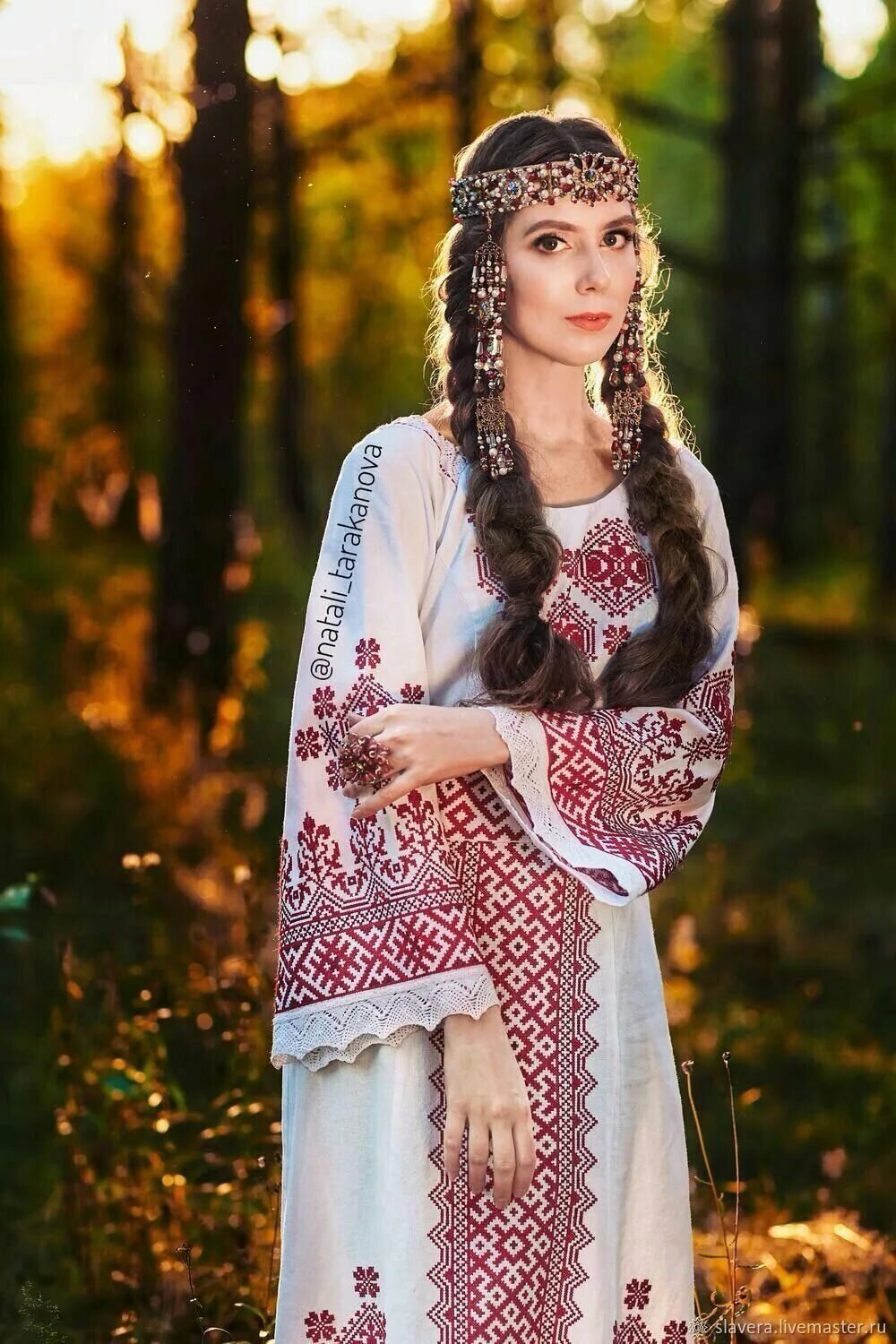 Girls in Slavic costumes in Chittagong