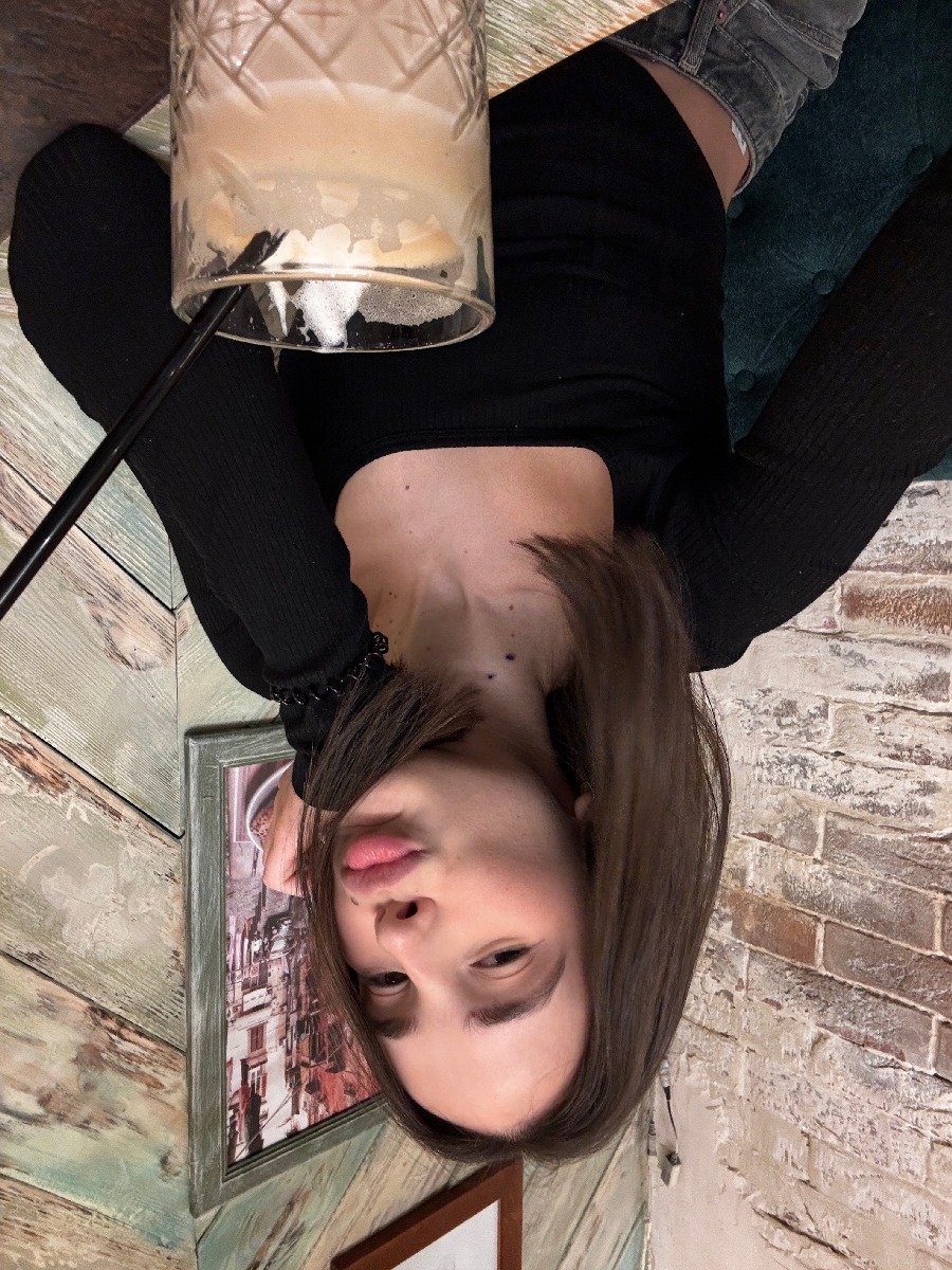 Fresh photos, fresh mood — Tina online in Chittagong